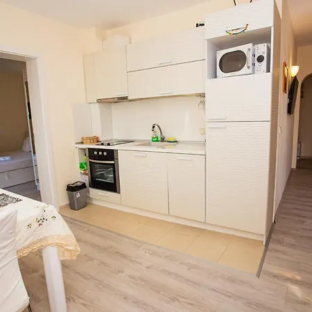 Апартамент Иви Apartment